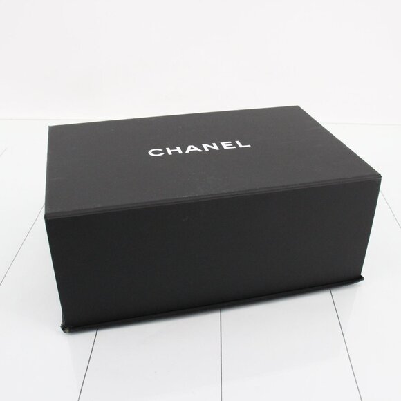 Chanel Matelasse Velour Boy Chanel Shoulder Bag - Picture 6 of 8